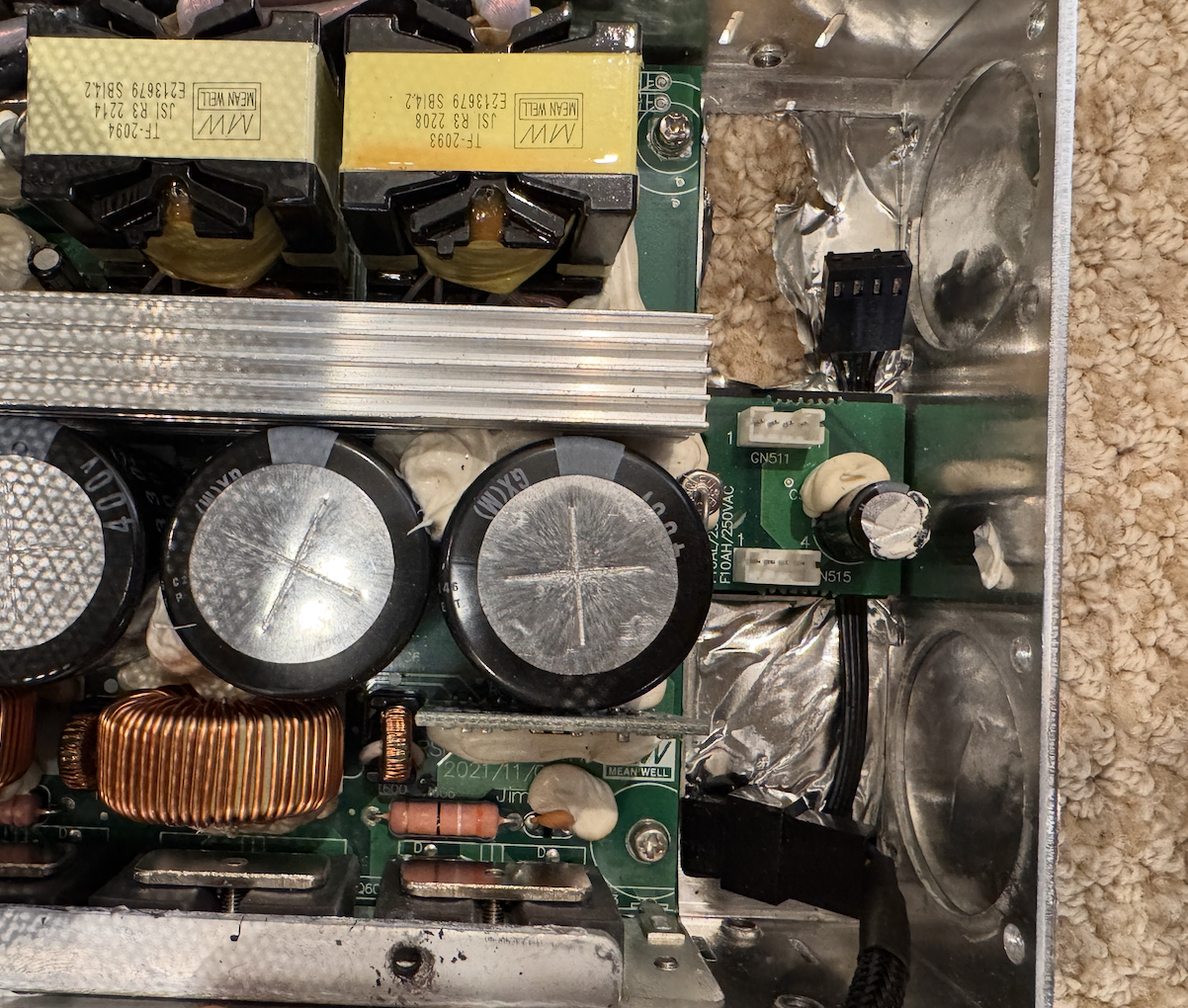 4-pin connectors exposed